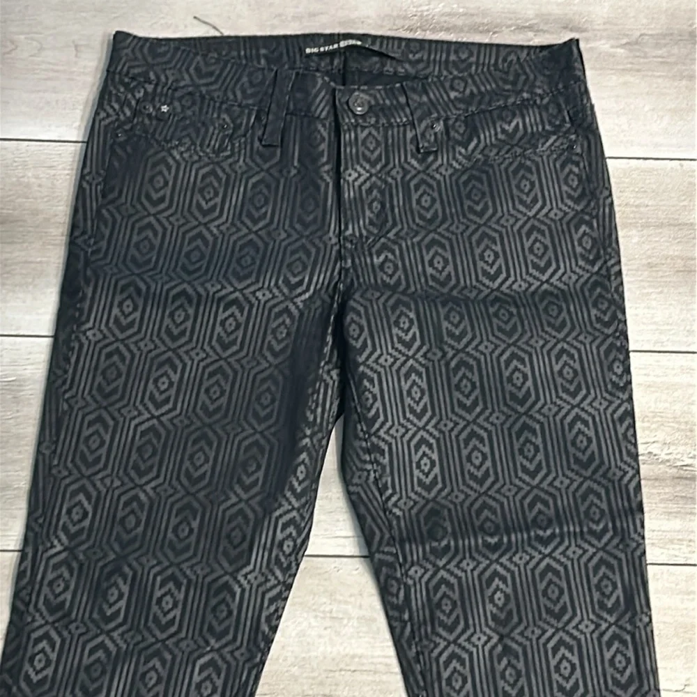 Big Star Alex Skinny jeans size 27 patterned embossed